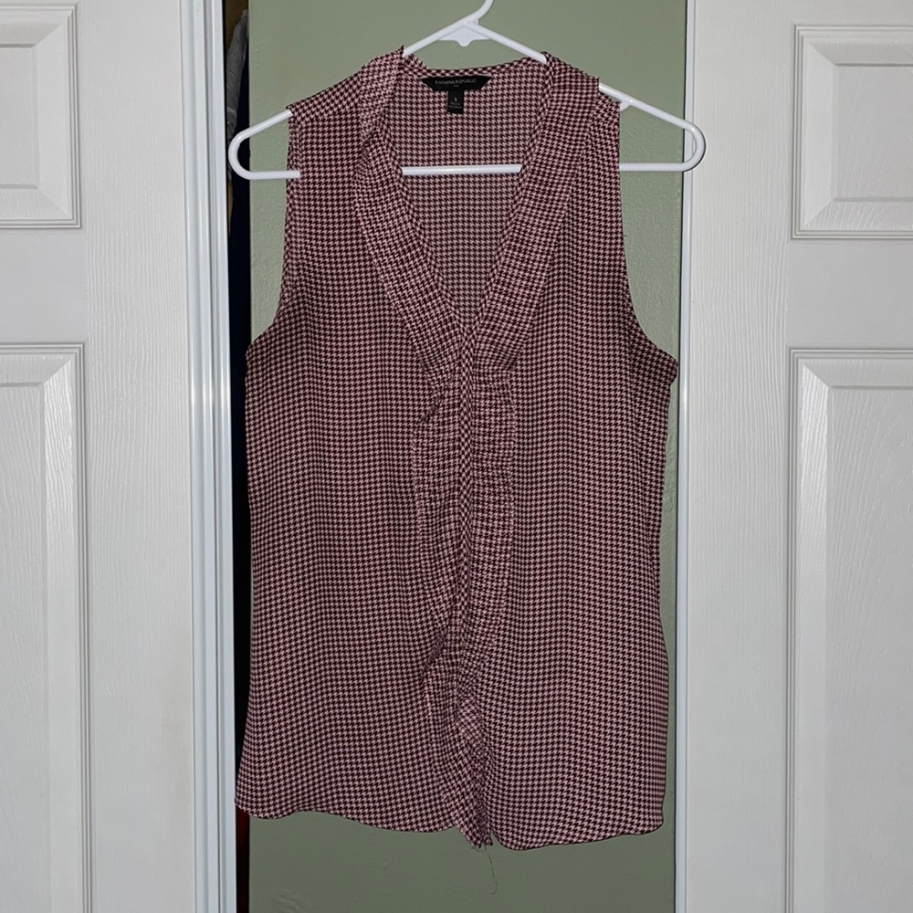 Banana Republic Women’s Blouse, Size Small, Excellent Condition!